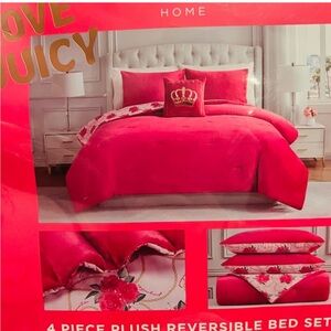 Juicy Couture Fuchsia Plush Comforter Set KING size